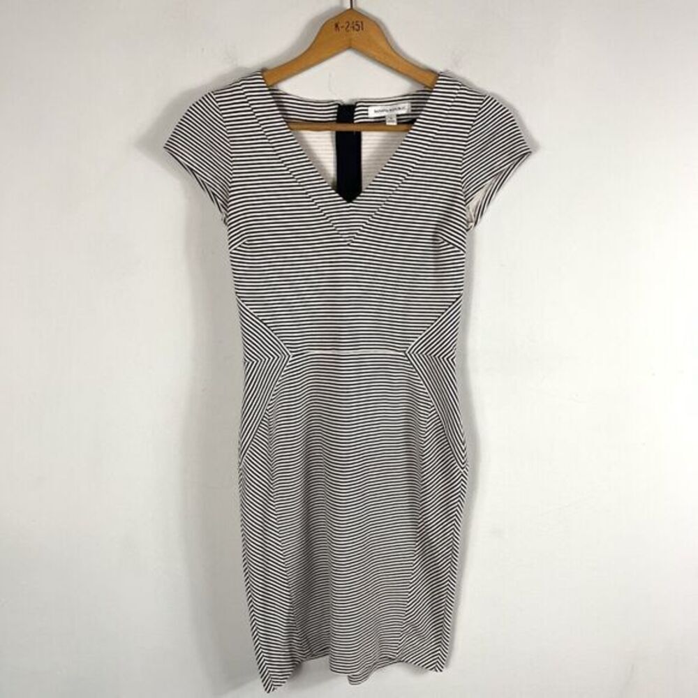 Banana Republic Sheath Dress 0 Striped Navy Blue White Sleeveless Fitted